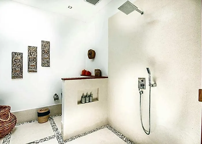 Canggu 400m To Escape 4br Designer バリ島