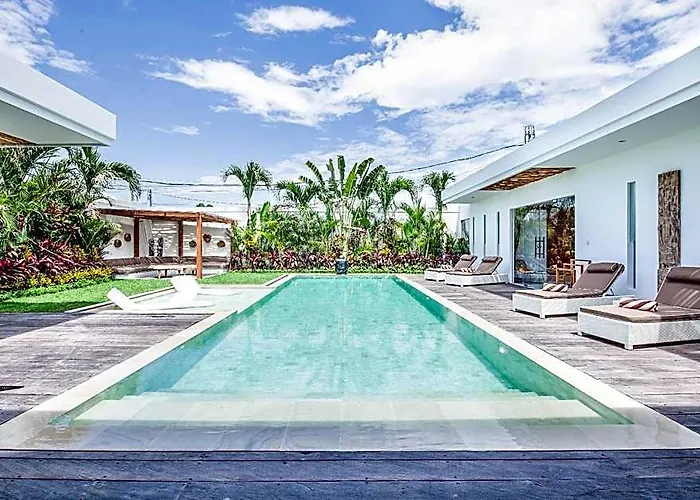 ホテル Canggu 400m To Escape 4br Designer